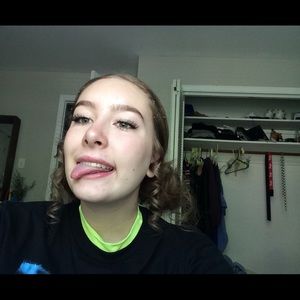 Meet your Posher, Cecily